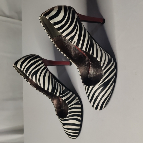 Heels - Picture 3 of 8